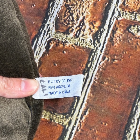 Charming Plush Otter Toy in Rich Brown - Picture 2 of 5